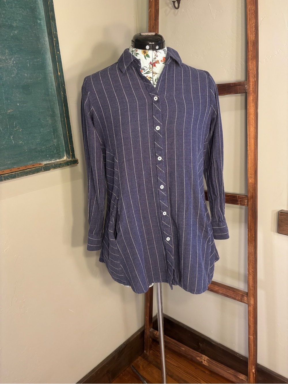 Foxcroft Navy with White Pinstripe Shirt